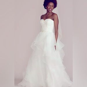 DAVID'S BRIDAL COLLECTION 
Lace and Organza Petite Wedding Ball Gown